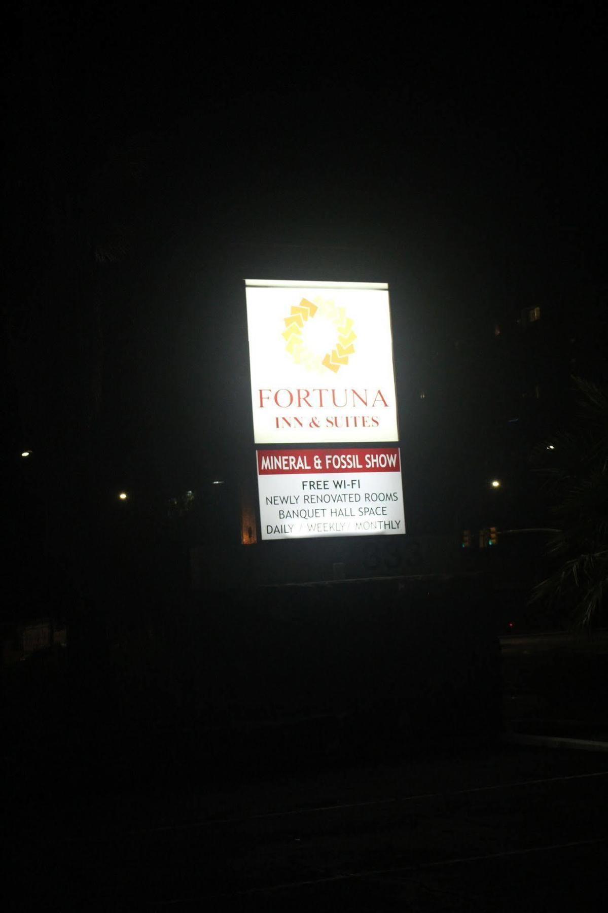 Fortuna Inn And Suites Tucson Exterior photo